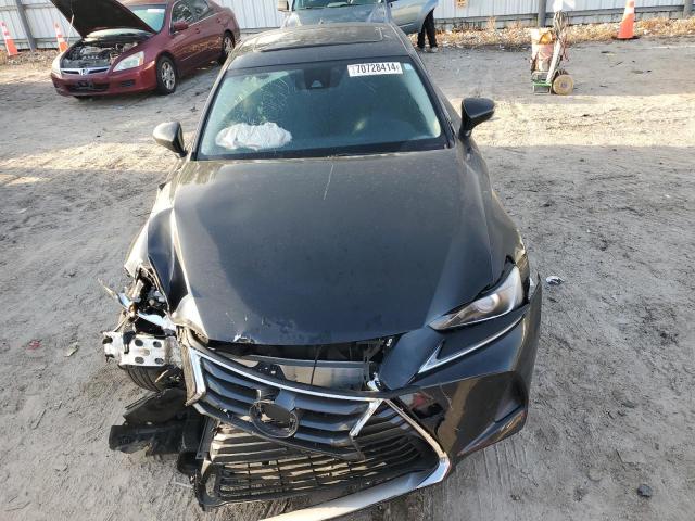 Photo 5 from auction – 2017 LEXUS IS 200T with VIN JTHBA1D27H5057719