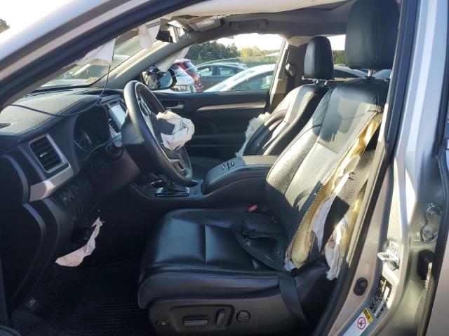 Photo 7 from auction – 2017 TOYOTA HIGHLANDER with VIN 5TDJZRFH4HS463120