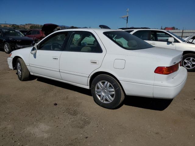 Photo 2 from auction – 2000 TOYOTA CAMRY LE with VIN 4T1BF28K9YU090922