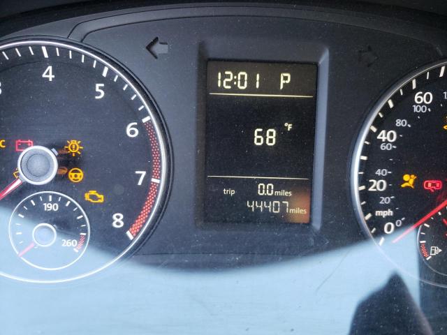 Photo 9 from auction – 2015 VOLKSWAGEN PASSAT S with VIN 1VWAT7A39FC040546