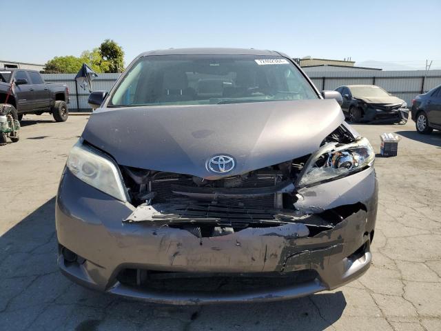 Photo 5 from auction – 2015 TOYOTA SIENNA LE with VIN 5TDKK3DC3FS577443