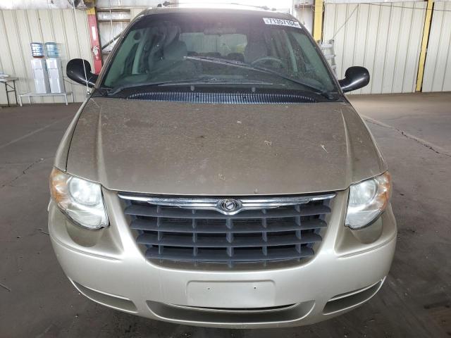 Photo 5 from auction – 2005 CHRYSLER TOWN & COU with VIN 2C4GP44R35R124206
