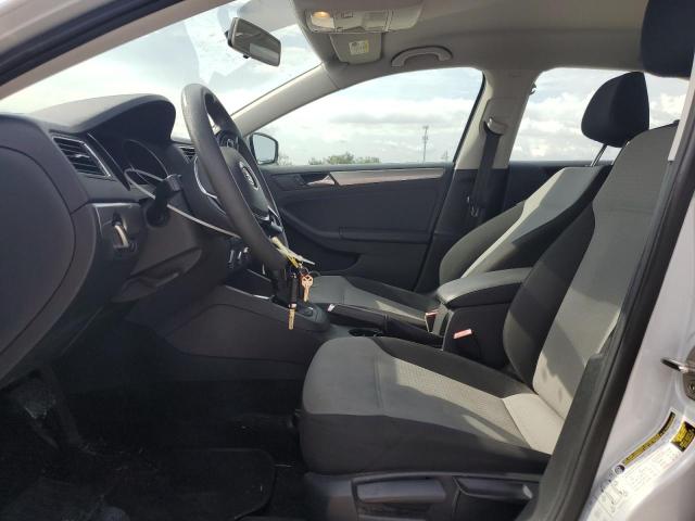 Photo 7 from auction – 2018 VOLKSWAGEN JETTA S with VIN 3VW2B7AJ7JM242007