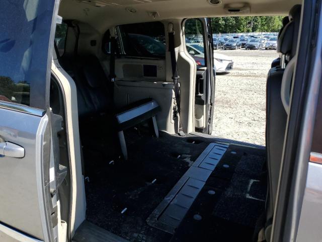 Photo 11 from auction – 2015 CHRYSLER TOWN & COU with VIN 2C4RC1BGXFR628791
