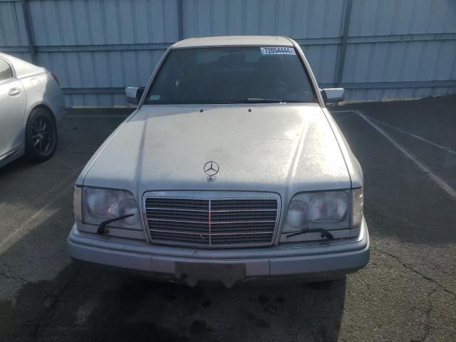 Photo 5 from auction – 1995 MERCEDES-BENZ E 320 BASE with VIN WDBEA32E1SC209146