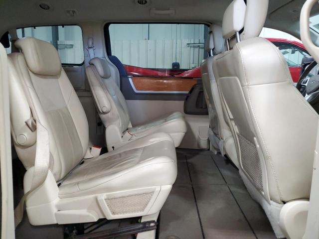 Photo 11 from auction – 2010 CHRYSLER TOWN & COU with VIN 2A4RR7DX8AR421821