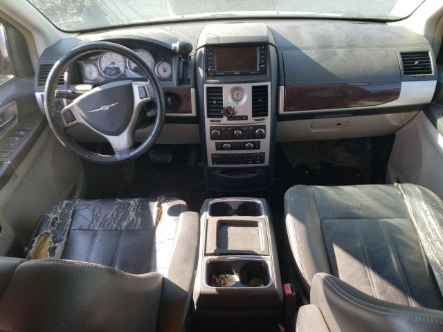 Photo 8 from auction – 2010 CHRYSLER TOWN & COU with VIN 2A4RR8D13AR376174