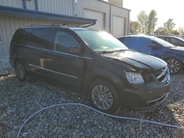 Photo 4 from auction – 2016 CHRYSLER TOWN & COU with VIN 2C4RC1CG4GR119196