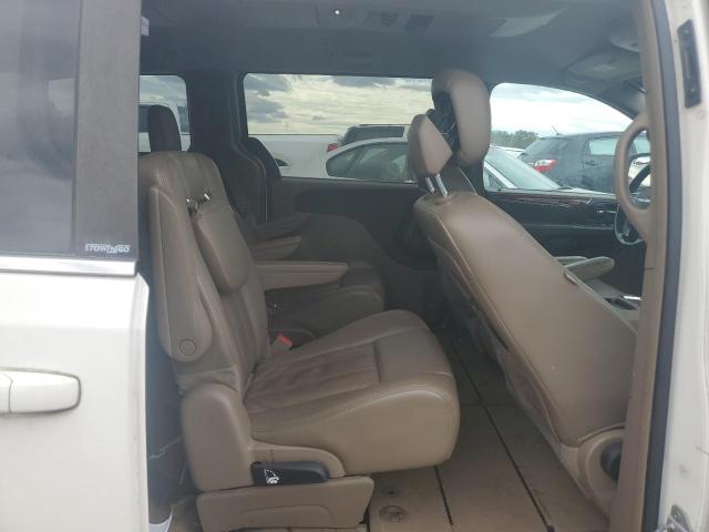 Photo 11 from auction – 2013 CHRYSLER TOWN & COU with VIN 2C4RC1BGXDR648973