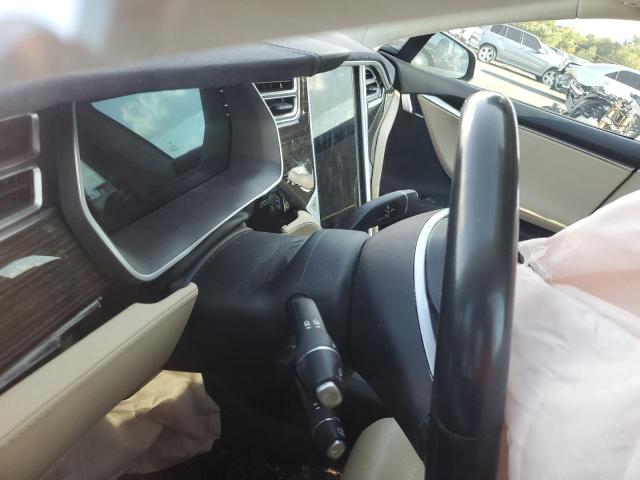 Photo 9 from auction – 2015 TESLA MODEL S with VIN 5YJSA1E22FF108572