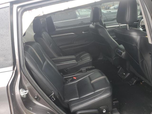 Фото 11 с аукциона – 2018 TOYOTA HIGHLANDER с VIN 5TDJZRFH1JS856000