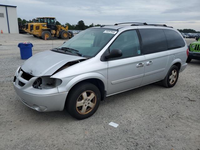 DODGE GRAND CARA 2005 with VIN 2D4GP44L65R525599 - Photo from auction