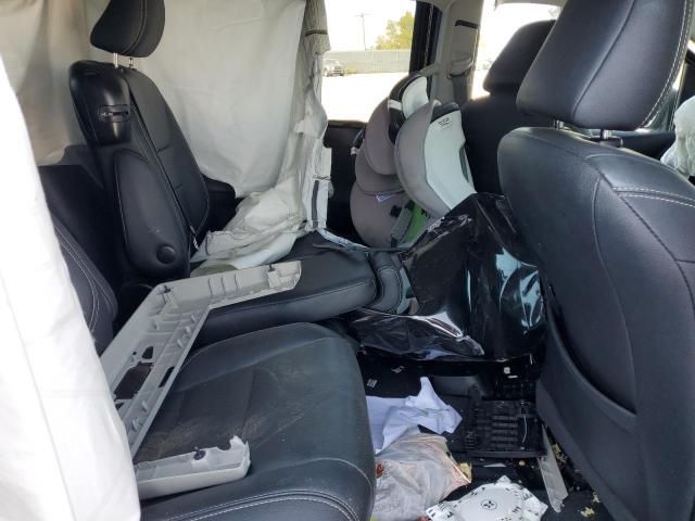 Photo 11 from auction – 2016 TOYOTA SIENNA SE with VIN 5TDXK3DC4GS759868