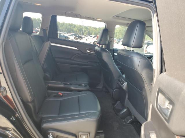 Photo 11 from auction – 2018 TOYOTA HIGHLANDER with VIN 5TDKZRFH0JS542634