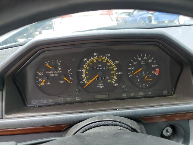 Photo 9 from auction – 1994 MERCEDES-BENZ E 320 with VIN WDBEA32EXRC074761