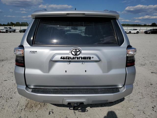 Photo 6 from auction – 2018 TOYOTA 4RUNNER SR with VIN JTEZU5JR3J5174246