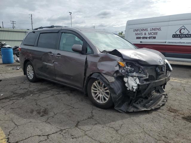 Photo 4 from auction – 2015 TOYOTA SIENNA XLE with VIN 5TDYK3DC6FS680947