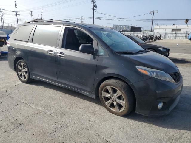 Photo 4 from auction – 2017 TOYOTA SIENNA SE with VIN 5TDXZ3DCXHS868414
