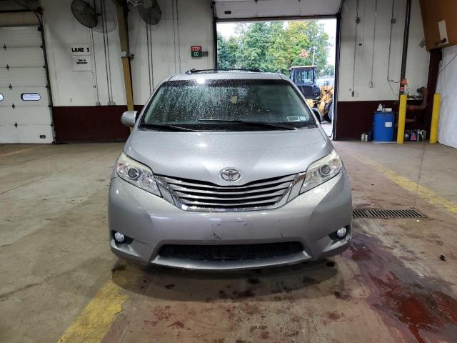 Photo 5 from auction – 2017 TOYOTA SIENNA XLE with VIN 5TDYZ3DC3HS775996