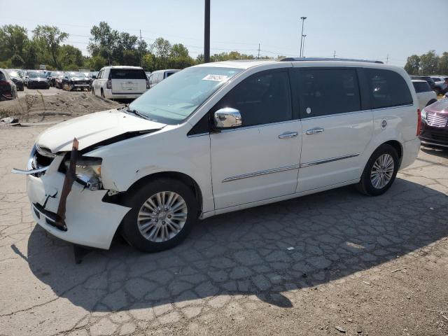 CHRYSLER TOWN & COU 2013 with VIN 2C4RC1GG2DR513298 - Photo from auction