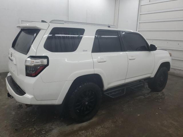 Photo 3 from auction – 2018 TOYOTA 4RUNNER SR with VIN JTEBU5JR1J5581662