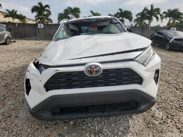 Photo 5 from auction – 2020 TOYOTA RAV4 XLE with VIN 2T3W1RFVXLC084750