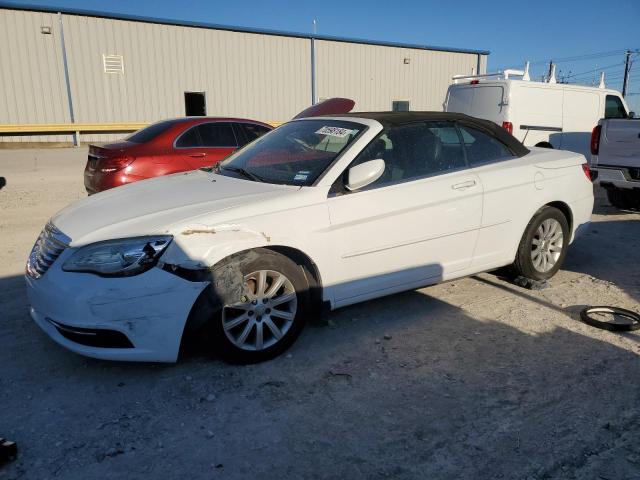 CHRYSLER 200 TOURIN 2013 with VIN 1C3BCBEG4DN718536 - Photo from auction