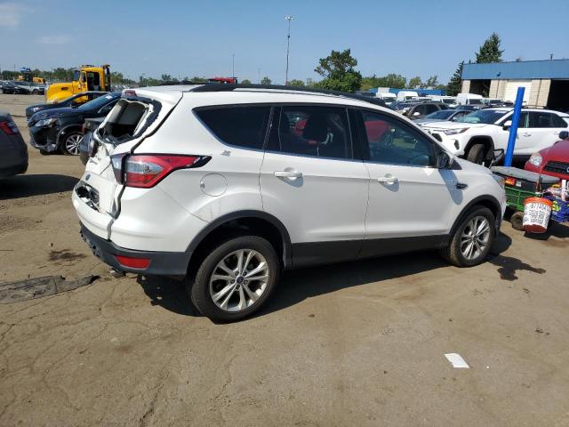 Photo 3 from auction – 2017 FORD ESCAPE SE with VIN 1FMCU9GD7HUB99918