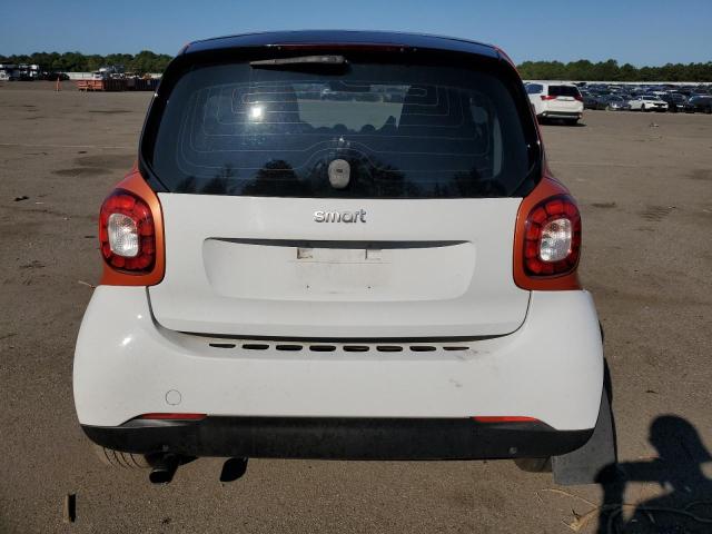 Photo 6 from auction – 2016 SMART FORTWO with VIN WMEFJ5DA4GK079227