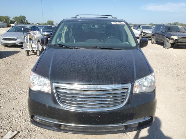 Photo 5 from auction – 2016 CHRYSLER TOWN & COU with VIN 2C4RC1BG0GR111159
