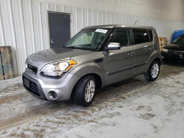 KIA SOUL + 2013 with VIN KNDJT2A6XD7593356 - Photo from auction