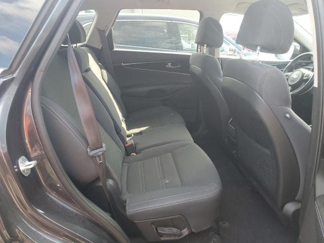 Photo 11 from auction – 2017 KIA SORENTO LX with VIN 5XYPGDA3XHG195248