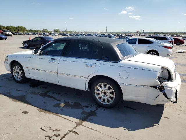 Photo 2 from auction – 2011 LINCOLN TOWN CAR S with VIN 2LNBL8CV2BX752353