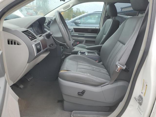 Photo 7 from auction – 2010 CHRYSLER TOWN & COU with VIN 2A4RR5D11AR217880
