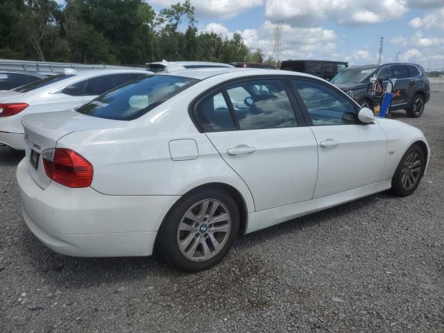 Photo 3 from auction – 2006 BMW 325 I AUTO with VIN WBAVB17586NK40400