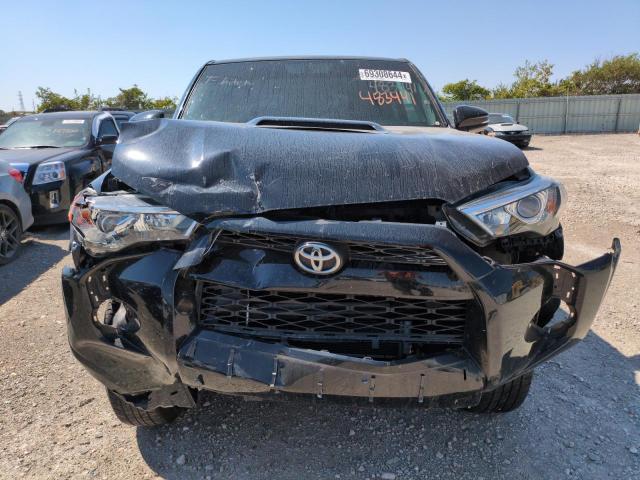Photo 5 from auction – 2018 TOYOTA 4RUNNER SR with VIN JTEBU5JRXJ5483441