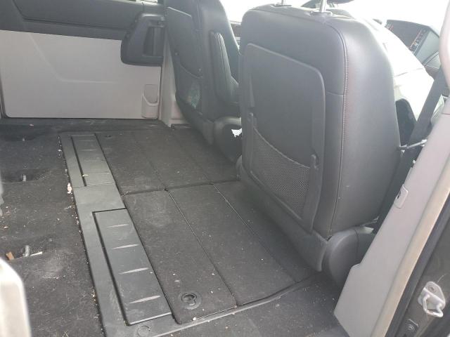Photo 11 from auction – 2010 CHRYSLER TOWN & COU with VIN 2A4RR8DX1AR387789