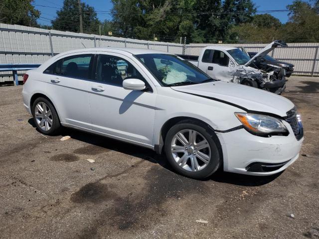 Photo 4 from auction – 2013 CHRYSLER 200 LX with VIN 1C3CCBAB9DN685760