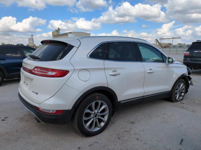 Photo 3 from auction – 2016 LINCOLN MKC SELECT with VIN 5LMCJ2D9XGUJ22052