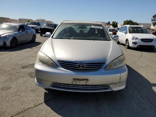 Photo 5 from auction – 2005 TOYOTA CAMRY with VIN 4T1BE32K55U957455