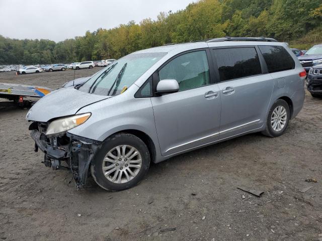 Photo 1 from auction – 2011 TOYOTA SIENNA XLE with VIN 5TDYK3DC2BS114231