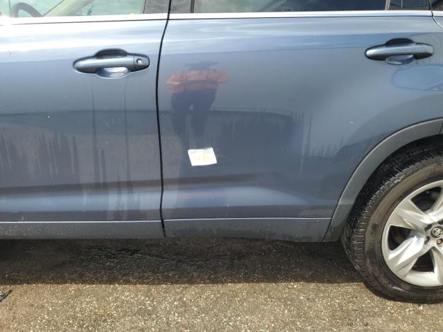 Photo 13 from auction – 2016 TOYOTA HIGHLANDER with VIN 5TDYKRFH1GS173340
