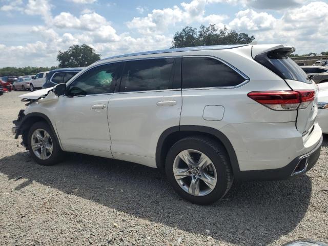 Photo 2 from auction – 2018 TOYOTA HIGHLANDER with VIN 5TDYZRFH3JS263981