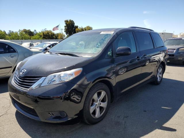 TOYOTA SIENNA LE 2015 with VIN 5TDKK3DC4FS618260 - Photo from auction
