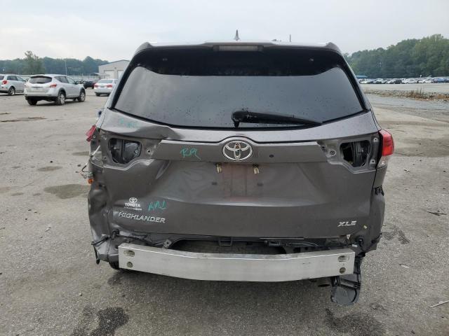 Photo 6 from auction – 2018 TOYOTA HIGHLANDER with VIN 5TDKZRFH2JS532882