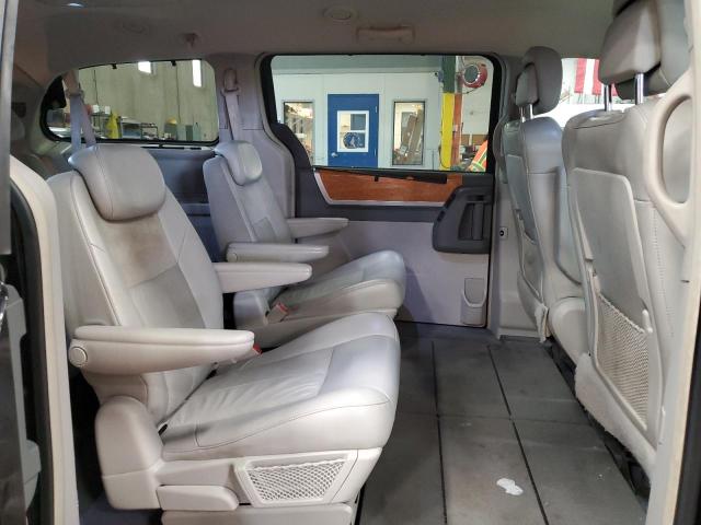 Photo 11 from auction – 2010 CHRYSLER TOWN & COU with VIN 2A4RR7DX8AR375004