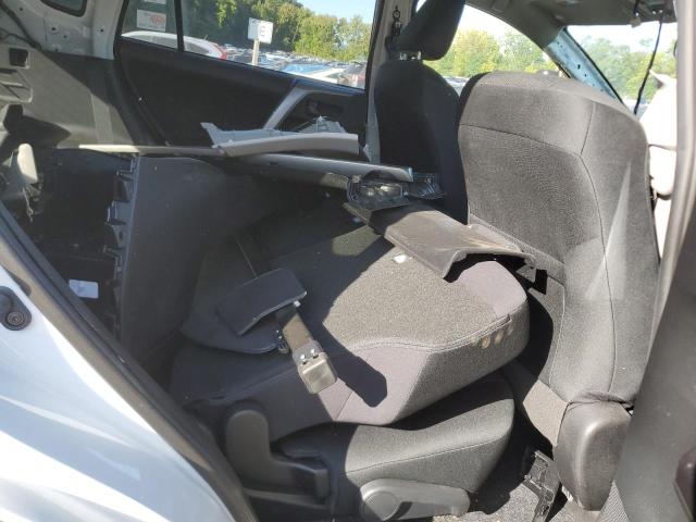 Photo 11 from auction – 2018 TOYOTA RAV4 LE with VIN 2T3BFREV0JW848425