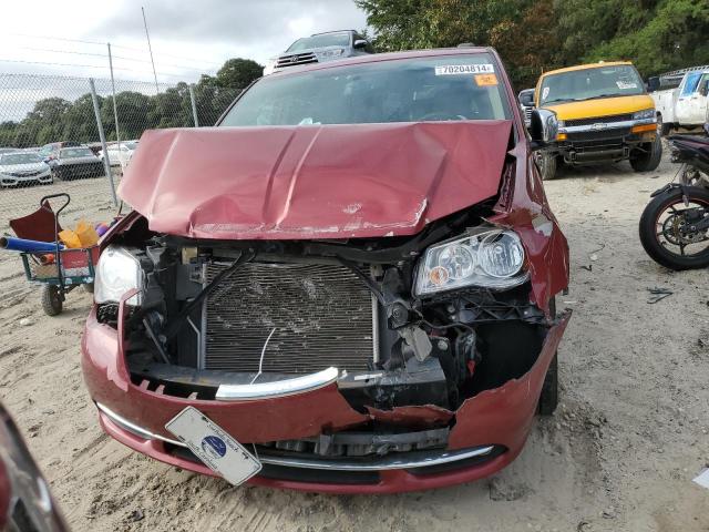 Photo 5 from auction – 2016 CHRYSLER TOWN & COU with VIN 2C4RC1CG4GR240262