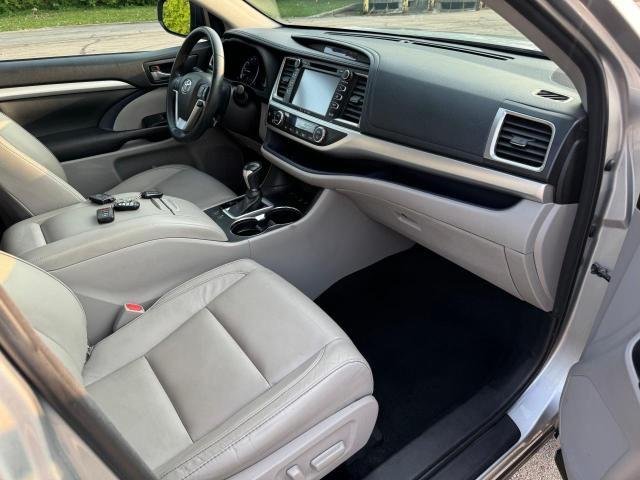 Photo 5 from auction – 2018 TOYOTA HIGHLANDER with VIN 5TDJZRFHXJS533578