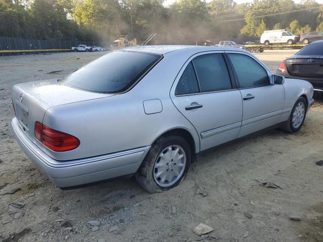 Photo 3 from auction – 1999 MERCEDES-BENZ E 430 with VIN WDBJF70H7XA816966